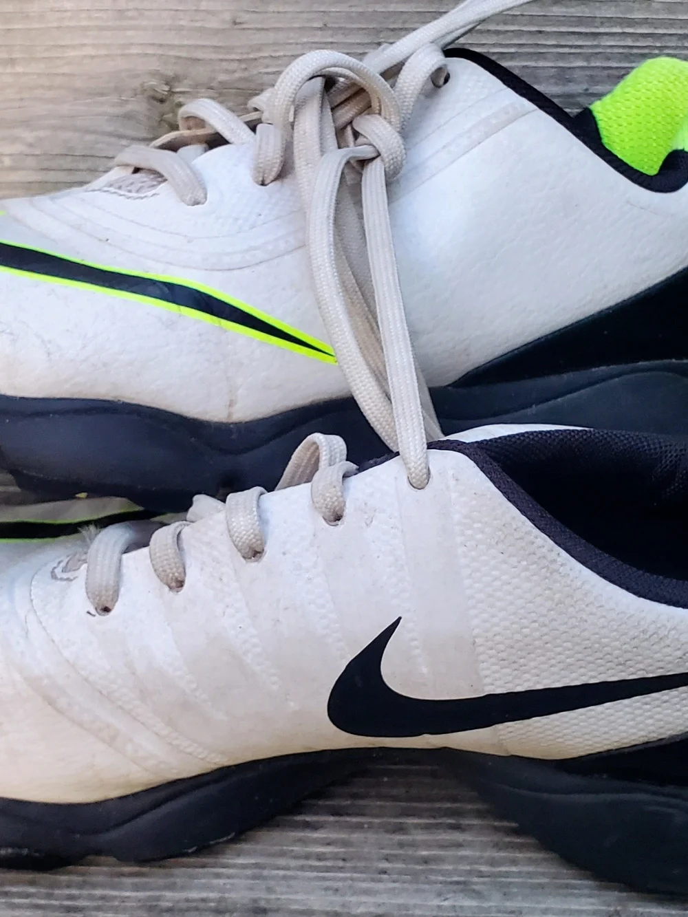Nike Youth Golf Shoe White and Volt/Green